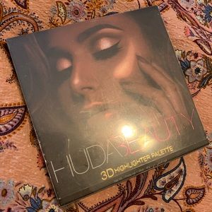 HUDA BEAUTY 3D Highlighter Golden Sands Edition
